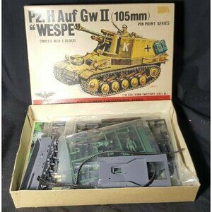 1/48 WESPE PZ. H AUF GW II (105 mm,) with 4 soldiers, BANDAI 8221 VINTAGE